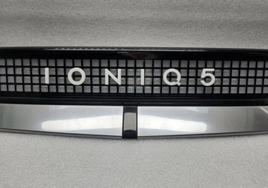 2022-2024 Hyundai Ioniq 5 Center LED Taillight Bar Trunk OEM 92409-GI100