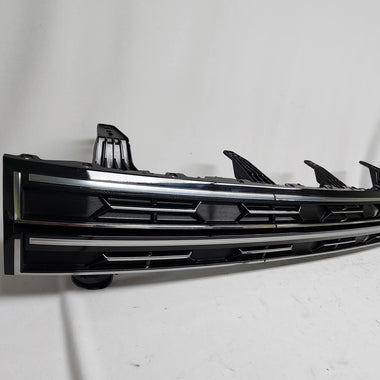 2026 Hyundai Palisade Front Grille Light Bar Center DRL OEM 92209-P9200