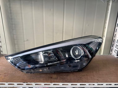 2016-2020 Hyundai Tucson TL Left Driver Halogen LED Headlight OEM 92101-D3110