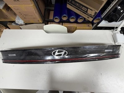 2024 2025 Hyundai Sonata LED Center Trunk Tail Light USED GENUINE 92409-L1550