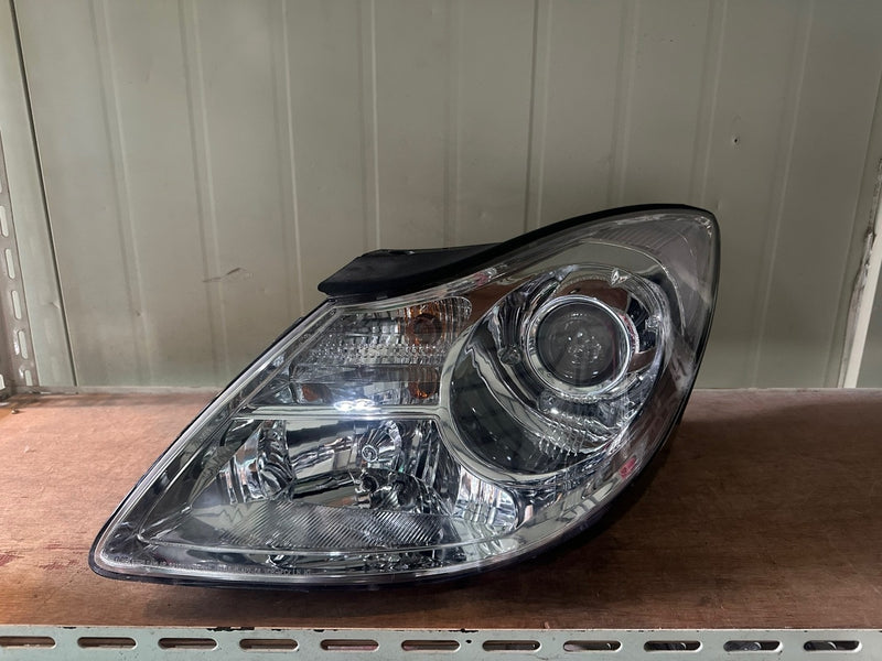 2007-2012 Hyundai Veracruz Left Driver Halogen Headlight OEM 92101-3J000