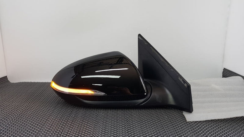 2017-2020 Hyundai Elantra Right Mirror w/Camera Blind Spot OEM 87620-F2020NKA