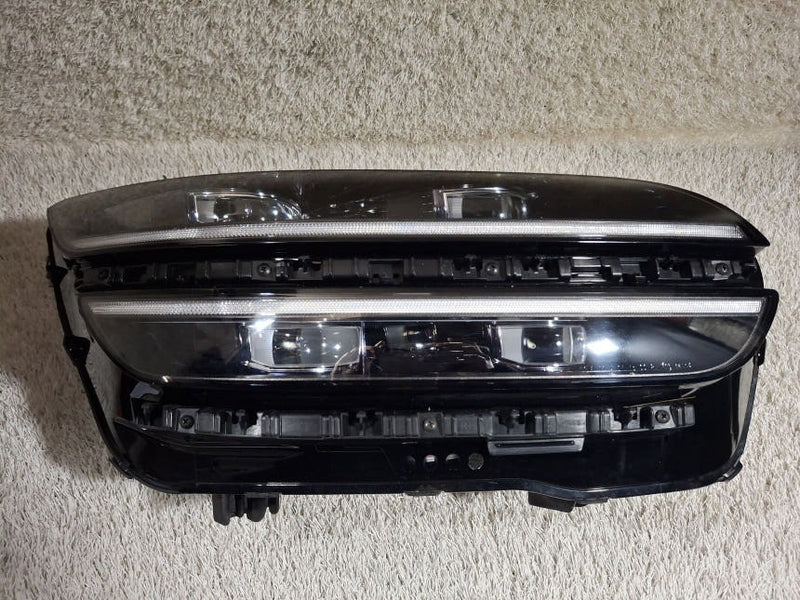 2022-2023 Genesis GV70 Right Passenger Full LED Black Headlight OEM 92102-AR200