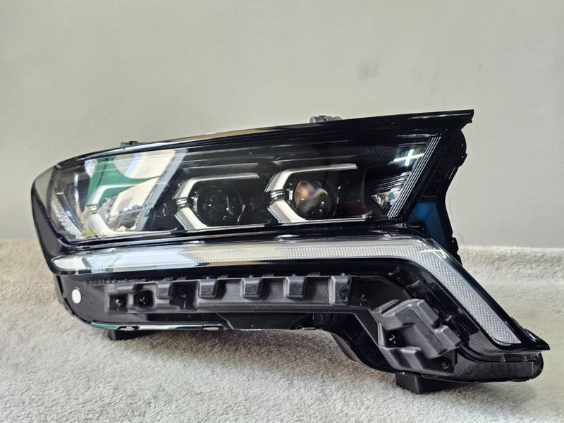 2021-2023 Kia Sorento Right Passenger LED Projector Headlight OEM 92102-P2180