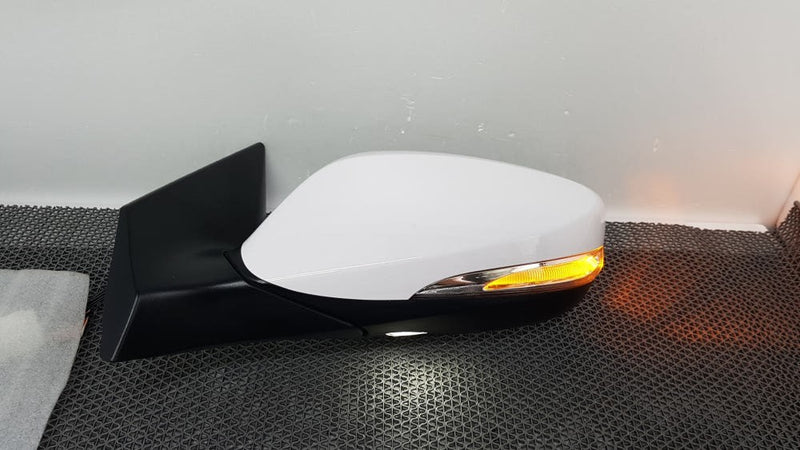 2013 Hyundai Elantra Left Side Mirror OEM 87610-3Y160YAC