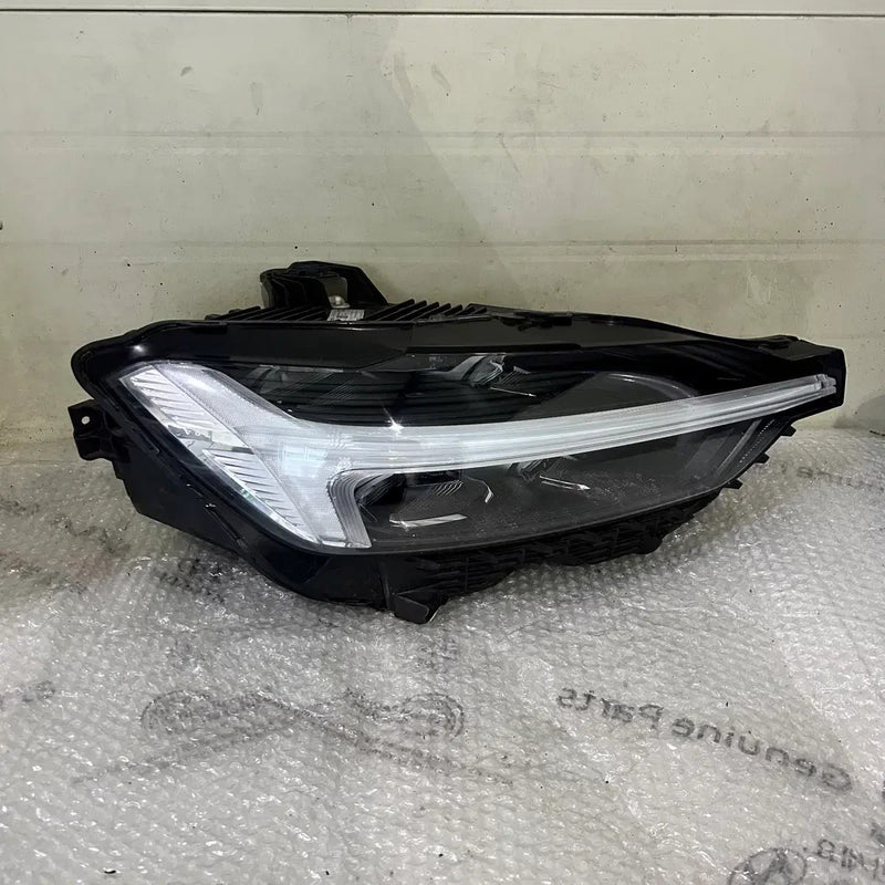 2025 Volvo XC60 LED Headlight Assembly Right Side OEM 32338977