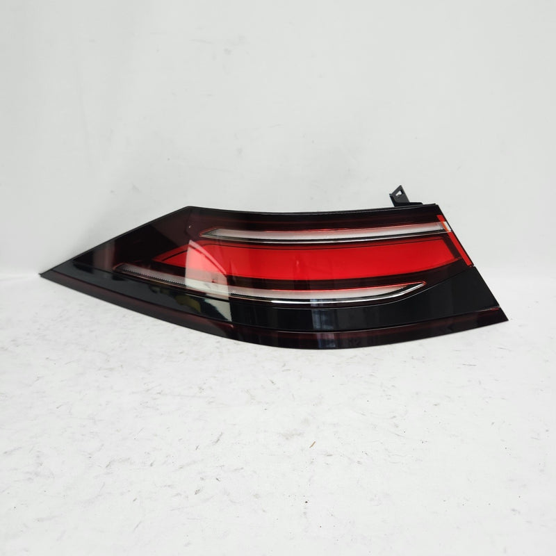 Genesis G90 RS4 Left Driver LED Tail Light Lamp OEM 92401-T4000
