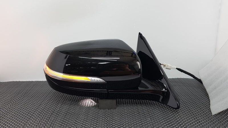 2015-2016 Hyundai Genesis Sedan Right Mirror w/o Camera OEM 87620-B1GK0T5K