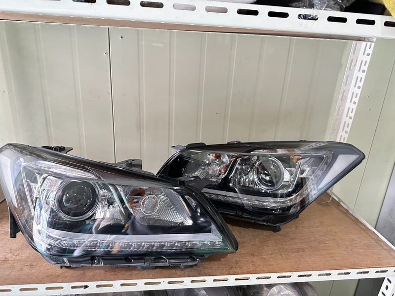 2013-2016 Hyundai Genesis G80 DH HID Headlight PAIR OEM 92101-B1100 92102-B1100