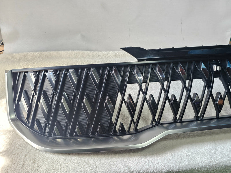 2025-2026 Kia Carnival KA4 PE Hybrid Front Grille w/Camera OEM 86350-R0500