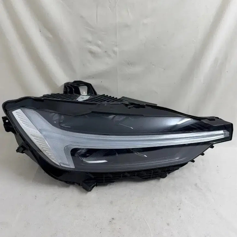 2026 Volvo XC60 Full LED Headlight Assembly Right RH Passenger Side OEM 32420440