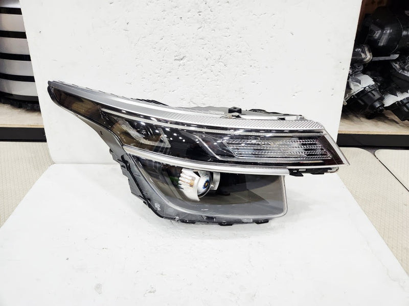2021-2023 Kia Seltos Right Passenger Halogen Headlight OEM 92102-Q5100 Q5120