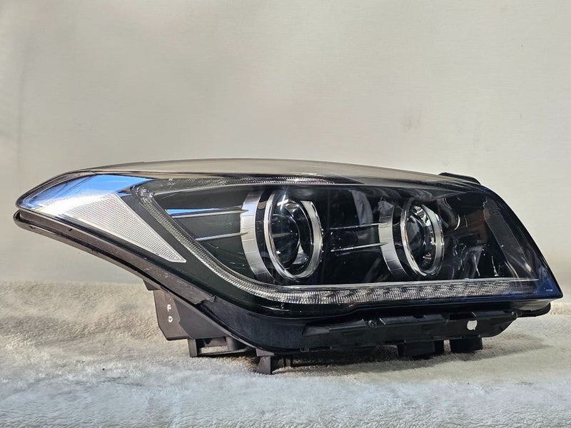 2015-2016 Hyundai Genesis Sedan HID Headlight Right RH OEM 92102-B1200